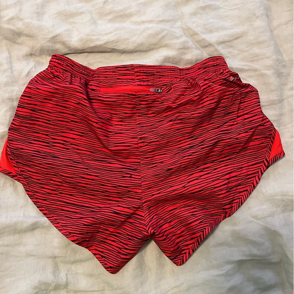 Nike Dry-fit Women’s Running Short. Size XS in Red/Black Stripes - Picture 4 of 4